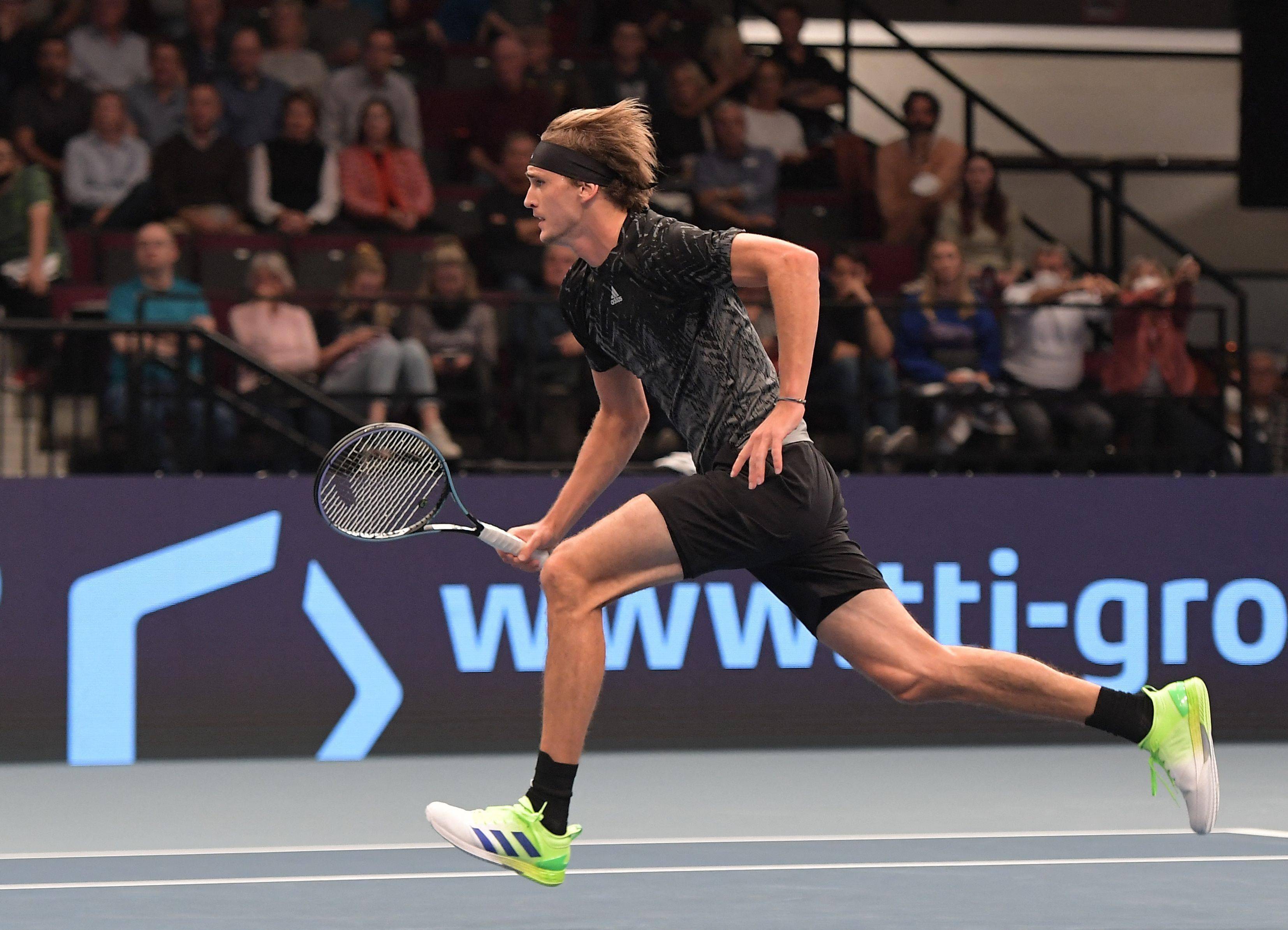 戴维斯杯力克拉沃尔杯，兹维列夫点燃赛场