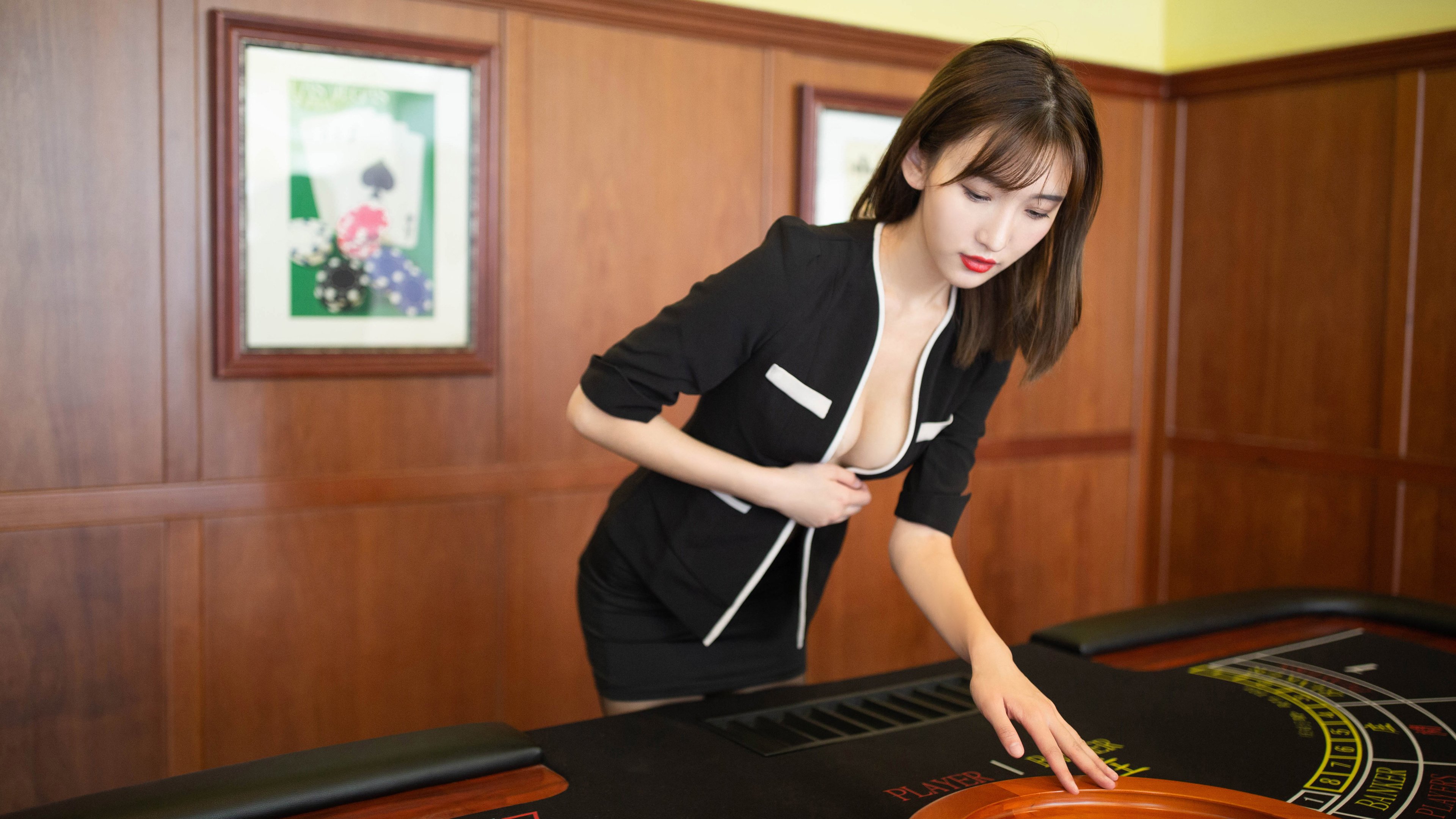 不是横扫法网,而是整个团队站在辛纳的肩膀上