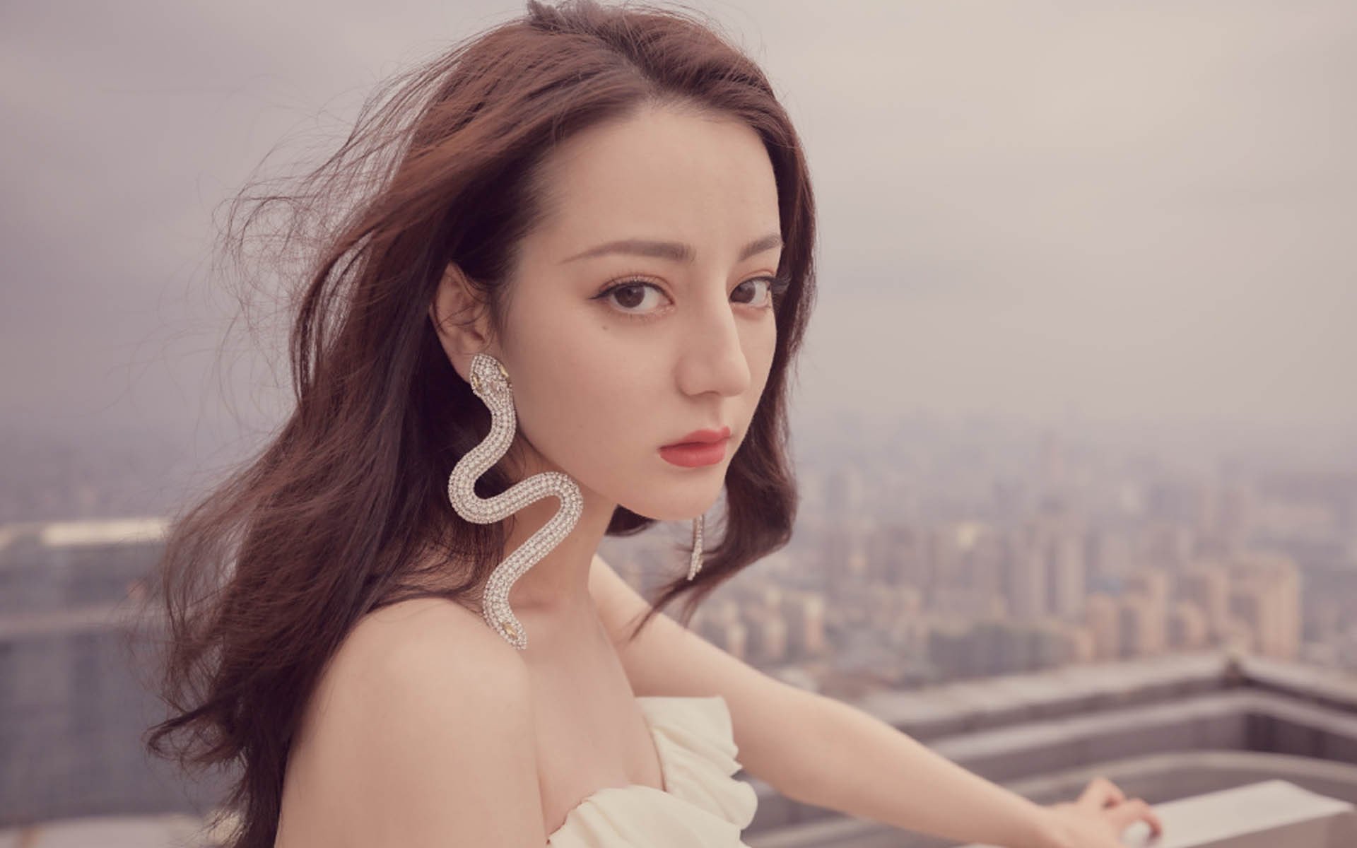 尘埃与巅峰，足球世界的另一种叙事