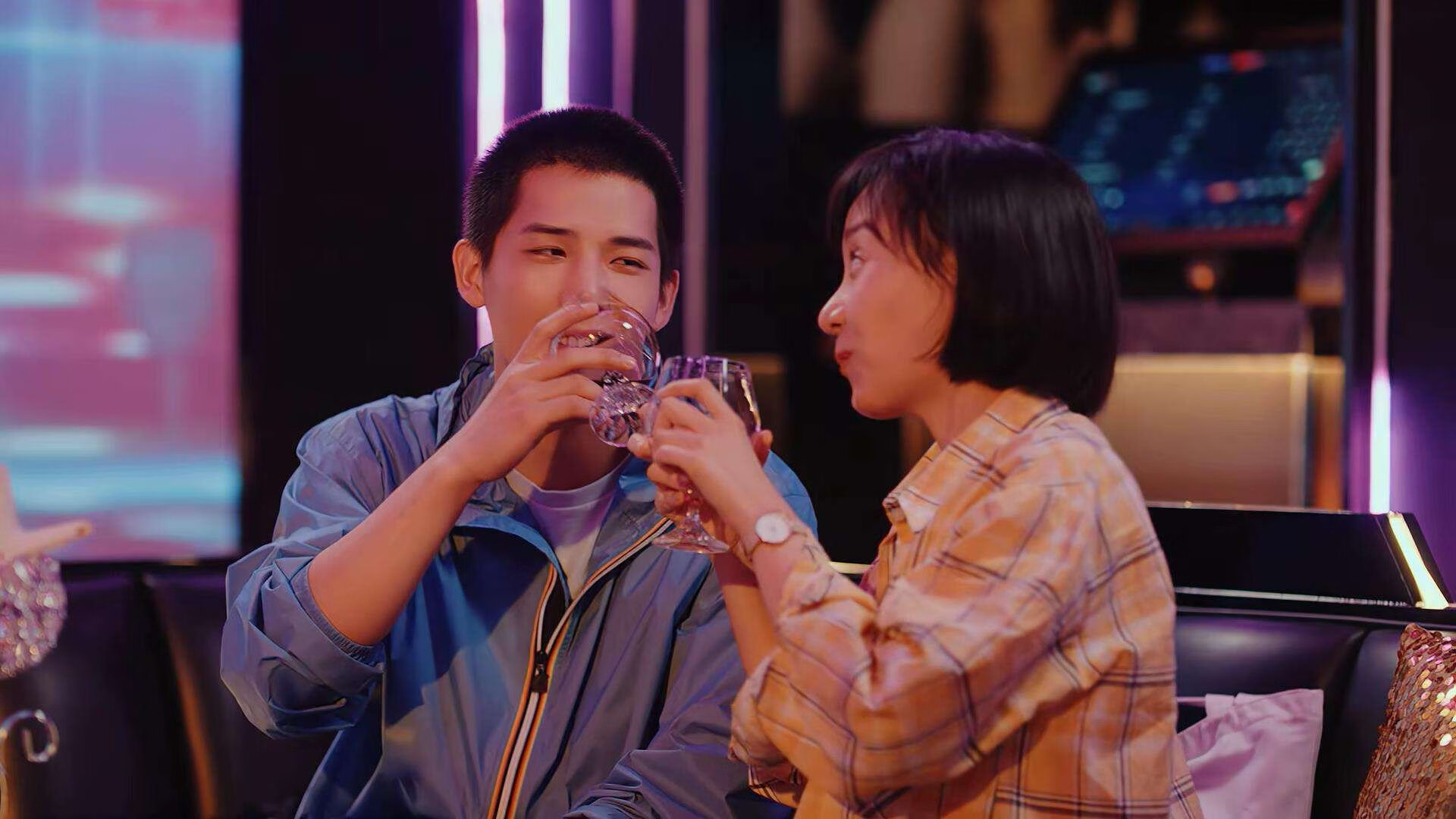 爱游戏体育-孤星闪耀破冰夜，字母哥生死战封神 马刺21分逆转终结快船魔咒