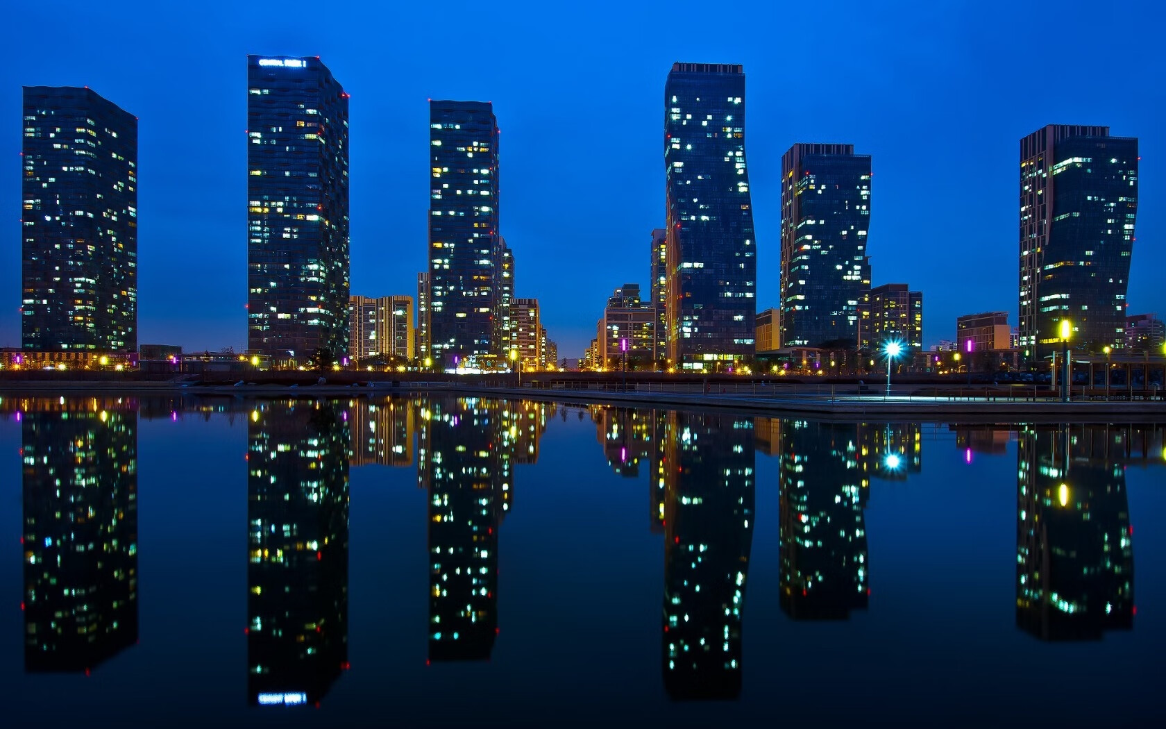 两种剧本，同一真理，独行侠的末节风暴与恩比德的抢七加冕，揭示篮球决胜的唯一密码