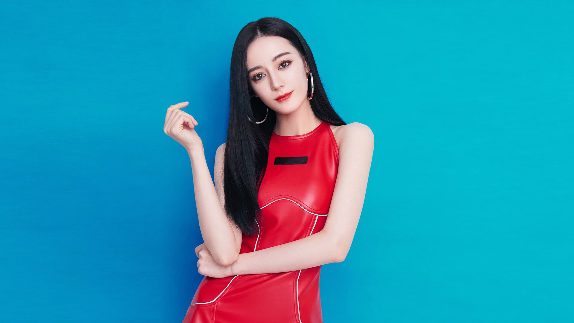 足球生死时刻，芬兰险胜加纳，苏亚雷斯东决关键战独揽大局